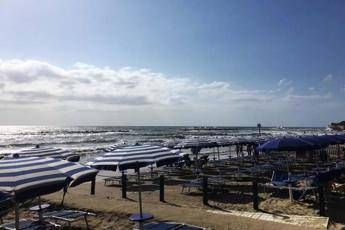 Conte: Al lavoro per consentire stagione balneare Conte: Al lavoro per consentire stagione balneare
