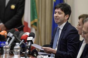 Speranza: Vaccino bene globale e diritto per tutti Speranza: Vaccino bene globale e diritto per tutti