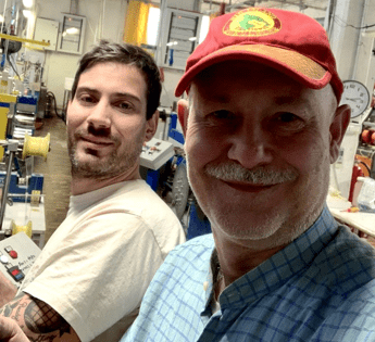 Coronavirus, storia di Mimmo: Le mie corde di chitarra ora servono a respiratori di tutta Italia Coronavirus, storia di Mimmo: Le mie corde di chitarra ora servono a respiratori di tutta Italia