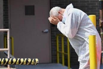 Coronavirus, record di decessi negli Usa: oltre 1.900 in un giorno Coronavirus, record di decessi negli Usa: oltre 1.900 in un giorno