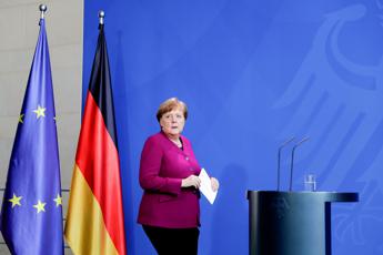 Merkel boccia coronabond: Ho parlato con Conte, ci sono altri strumenti