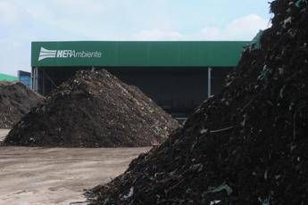 Herambiente regala il compost alle aziende agricole Herambiente regala il compost alle aziende agricole