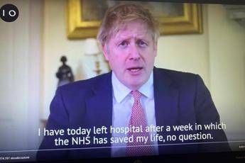 Johnson dimesso da ospedale: Sistema sanitario mi ha salvato la vita Johnson dimesso da ospedale: Sistema sanitario mi ha salvato la vita