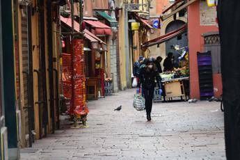 Covid Emilia Romagna, oggi 2.165 nuovi casi e 66 morti Covid Emilia Romagna, oggi 2.165 nuovi casi e 66 morti