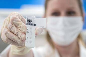 Coronavirus, Sanofi-Gsk insieme per vaccino entro seconda metà 2021 Coronavirus, Sanofi-Gsk insieme per vaccino entro seconda metà 2021