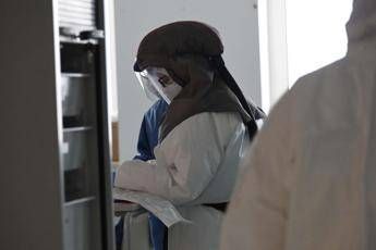 Coronavirus, quasi 17mila operatori sanitari contagiati Coronavirus, quasi 17mila operatori sanitari contagiati