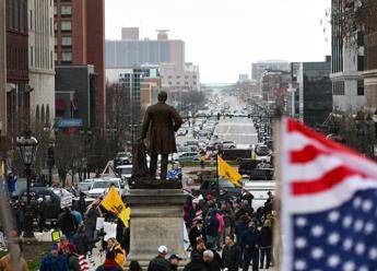 Coronavirus, Usa: con sostegno Trump cresce protesta anti-lockdown