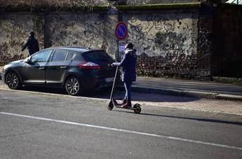 Fase 2 a Roma, Raggi: Più bici e monopattini Fase 2 a Roma, Raggi: Più bici e monopattini