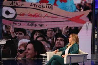 Sardine contro Meloni: In piazza sceneggiata irresponsabile Sardine contro Meloni: In piazza sceneggiata irresponsabile