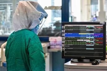 Coronavirus, Iss: 54 decessi sotto i 40 anni, 10 senza malattie preesistenti Coronavirus, Iss: 54 decessi sotto i 40 anni, 10 senza malattie preesistenti