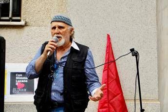 25 aprile, Moni Ovadia: Popolo italiano è fregnaccia, solo Costituzione ci rende Nazione 25 aprile, Moni Ovadia: Popolo italiano è fregnaccia, solo Costituzione ci rende Nazione