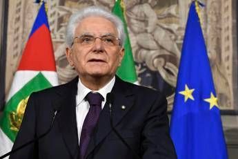 Usura non approfitti delle famiglie, messaggio di Mattarella alla Gdf Usura non approfitti delle famiglie, messaggio di Mattarella alla Gdf