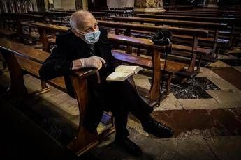 Coronavirus, 400 preti morti in Europa per la pandemia Coronavirus, 400 preti morti in Europa per la pandemia