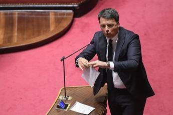 Forza Italia contro Renzi: Garantista per sé, manettaro per altri Forza Italia contro Renzi: Garantista per sé, manettaro per altri
