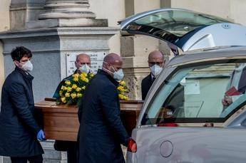 Covid Italia, a ottobre picco di morti Covid Italia, a ottobre picco di morti