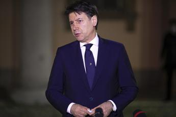 Conte e l'appello alla coesione nazionale: Governo ha fiducia in italiani