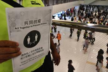 Coronavirus, Hong Kong supera seconda ondata: parziale riapertura da venerdì Coronavirus, Hong Kong supera seconda ondata: parziale riapertura da venerdì