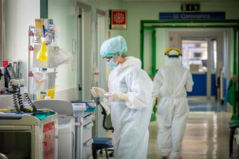 Coronavirus, altri 369 morti in Italia. Netto calo dei malati