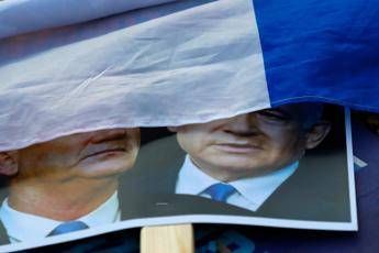 Israele, ok Corte suprema a governo Netanyahu-Gantz Israele, ok Corte suprema a governo Netanyahu-Gantz