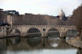 Omicidio sul Tevere, il fermato respinge le accuse: Era già morto Omicidio sul Tevere, il fermato respinge le accuse: Era già morto