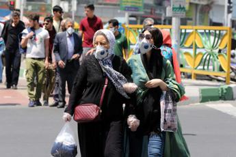 Coronavirus, in Iran impennata di casi: quasi 3mila in 24 ore