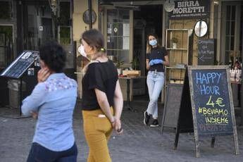 Fase 2, virologo: La tanto temuta esplosione non c'è stata Fase 2, virologo: La tanto temuta esplosione non c'è stata