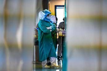 Coronavirus, 145 morti in un giorno