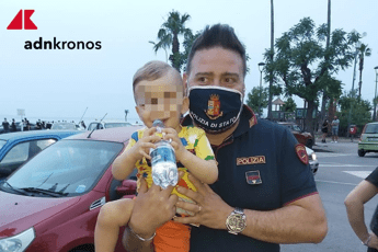 Bimbo salvato dai poliziotti a Torre Annunziata: senza di loro mio figlio sarebbe morto Bimbo salvato dai poliziotti a Torre Annunziata: senza di loro mio figlio sarebbe morto