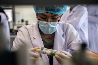 Covid, in Cina prime dosi vaccino a novembre