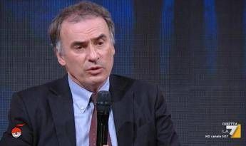 Guerra: Coronavirus è mostro, non si è indebolito Guerra: Coronavirus è mostro, non si è indebolito