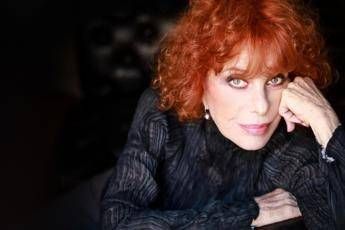 Teatro, Simona Marchini: Non lasciamolo morire, lo Stato intervenga riducendo oneri Teatro, Simona Marchini: Non lasciamolo morire, lo Stato intervenga riducendo oneri