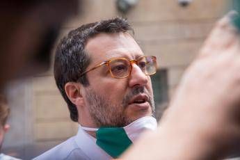 Scuola, Salvini: Bambini divisi da plexiglass è follia