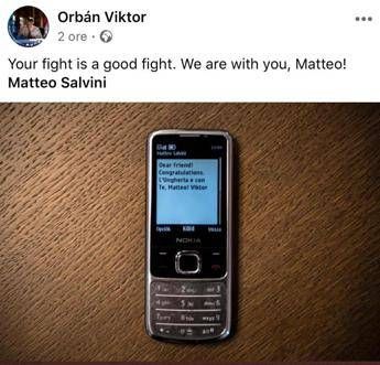 Salvini mostra sms 'vintage' di Orban: Ungheria è con te