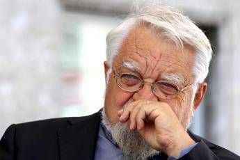 Enzo Bianchi: Sempre obbediente al Papa nella giustizia e verità Enzo Bianchi: Sempre obbediente al Papa nella giustizia e verità