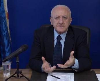 De Luca: Milanesi vanno di fretta poi non dividono corsie ospedali De Luca: Milanesi vanno di fretta poi non dividono corsie ospedali