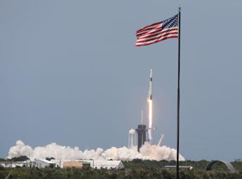 SpaceX, lancio ok e Usa tornano nello spazio