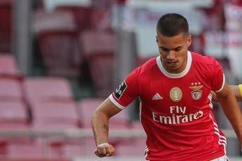 Portogallo, assalto a pullman Benfica: feriti 2 giocatori Portogallo, assalto a pullman Benfica: feriti 2 giocatori