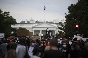 Proteste in Usa, Trump fortifica la Casa Bianca