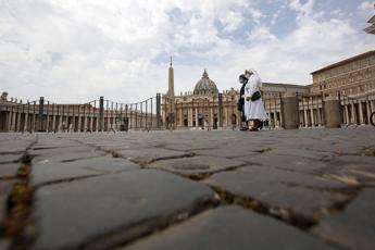 Vaticano, gran maestro Magaldi: Macché dama di Becciu, Cecilia persona corretta