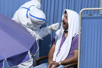Coronavirus, in Pakistan corre il contagio: superati i 100.000 casi