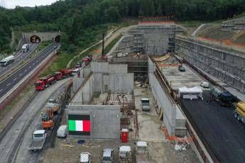 Autostrade spunta il tricolore sulla A1 a Barberino di Mugello