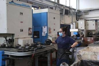 Stop licenziamenti, braccio di ferro Conte-sindacati su proroga Stop licenziamenti, braccio di ferro Conte-sindacati su proroga