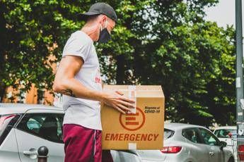 Coronavirus: Emergency distribuisce cibo e beni di prima necessità a 4mila famiglie Coronavirus: Emergency distribuisce cibo e beni di prima necessità a 4mila famiglie