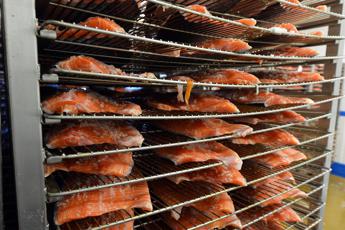 Contagi a Pechino, la Norvegia 'assolve' il salmone