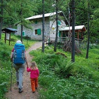 Rifugi sicuri, Leroy Merlin annuncia l'accordo con il Cai Rifugi sicuri, Leroy Merlin annuncia l'accordo con il Cai