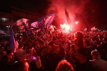 Salvini: Tifosi Napoli in piazza? Io condannato a morte per un selfie Salvini: Tifosi Napoli in piazza? Io condannato a morte per un selfie