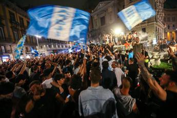 Tifosi Napoli in piazza, Lopalco: Un incubo se c'è un positivo