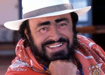Anche Pavarotti tra le stelle della Walk of Fame Anche Pavarotti tra le stelle della Walk of Fame