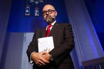 E' morto lo scrittore Carlos Ruiz Zafon E' morto lo scrittore Carlos Ruiz Zafon