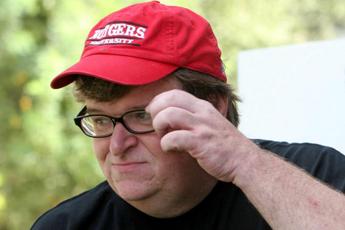 Elezioni Usa, Michael Moore tra risultati e festa: E' Natale